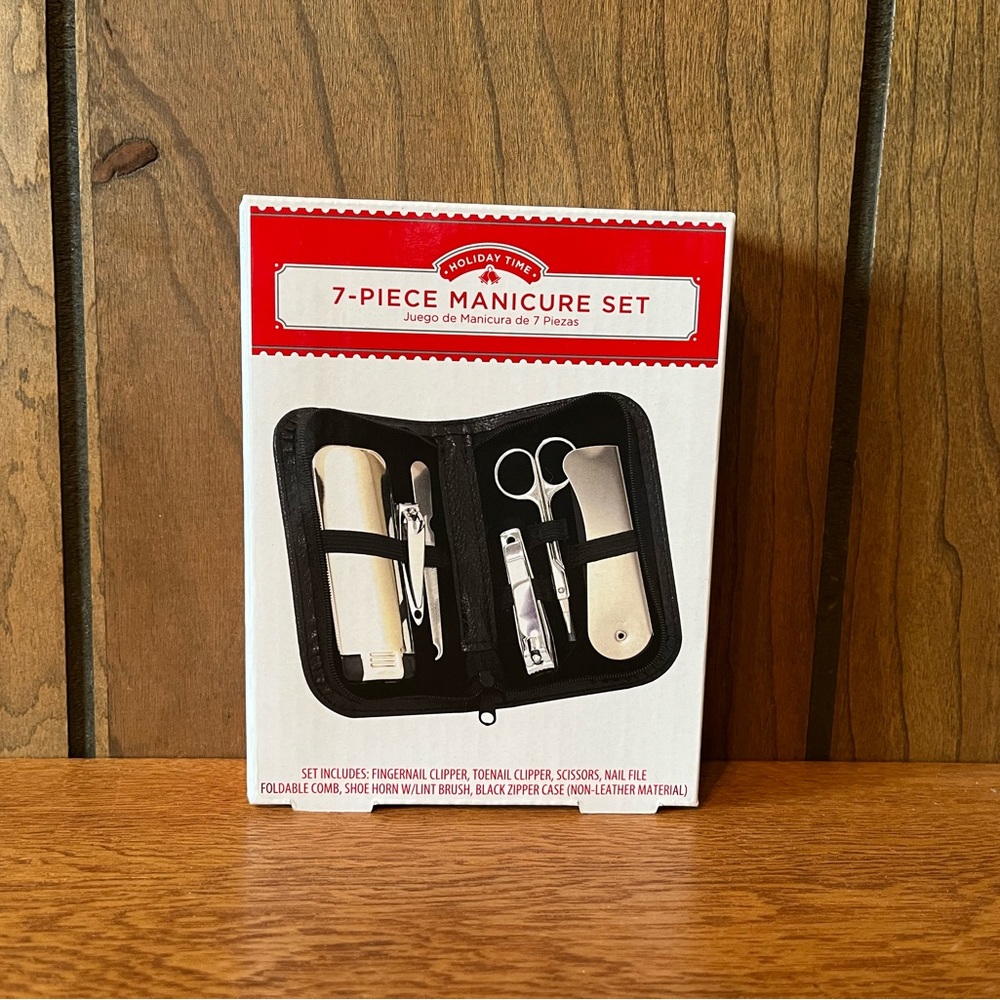 💗 4/$10 - Holiday Time 7-piece Manicure Set